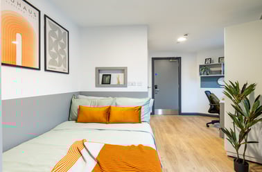 Silver Plus En suite, Winfield Court, The Island Quarter, Lace Market, Nottingham - Image 2
